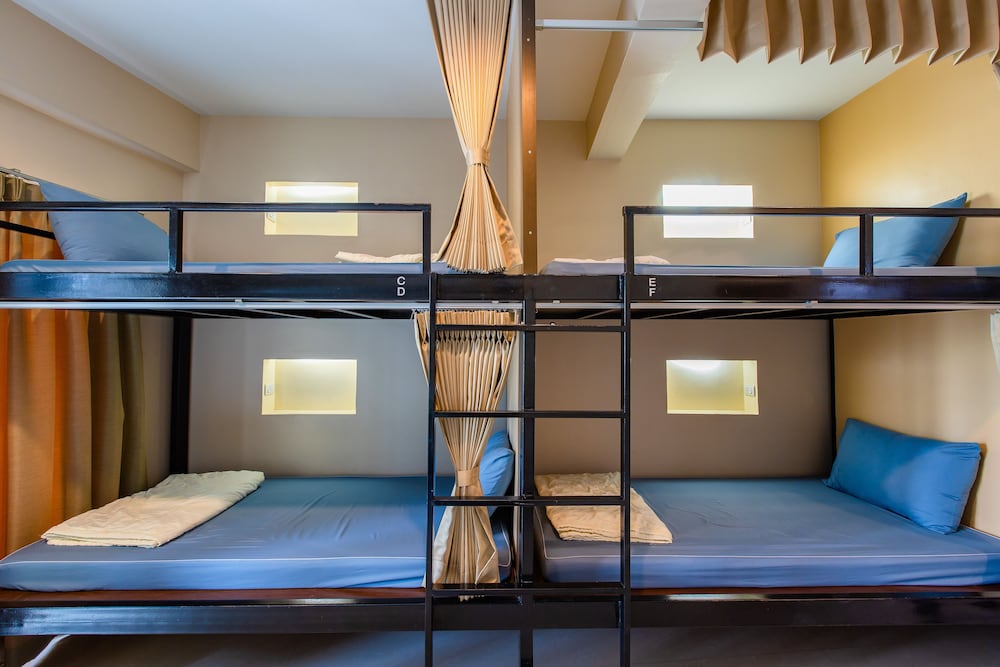 Restiny Hostel 65/73