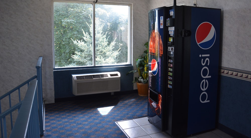 Travelodge By Wyndham Milwaukee 10/50