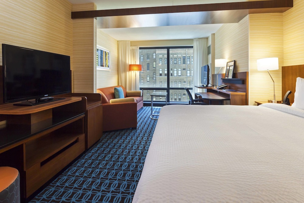 FAIRFIELD INN & SUITES CHICAGO DOWNTOWN/RIVER NORTH 9/47