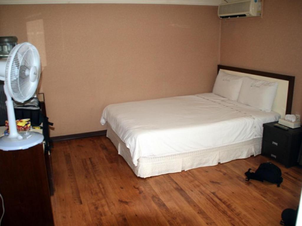 Hotel Seven Continents 7/15