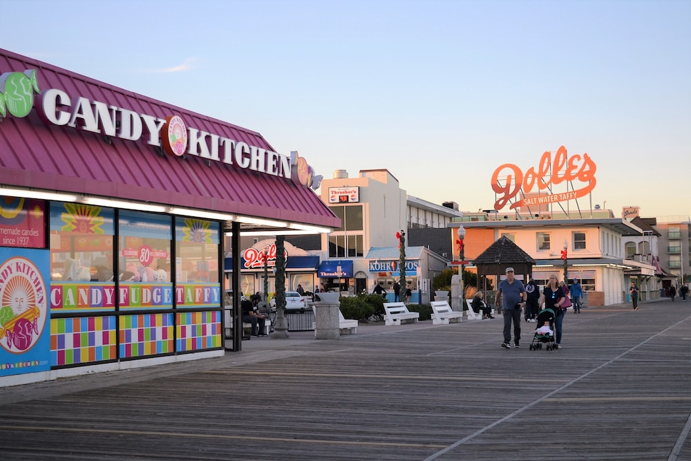 Atlantic Oceanside Dewey Beach Resort 37/50