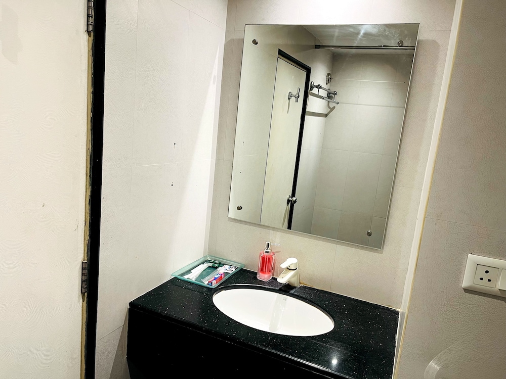 Mayur Hotel 49/49
