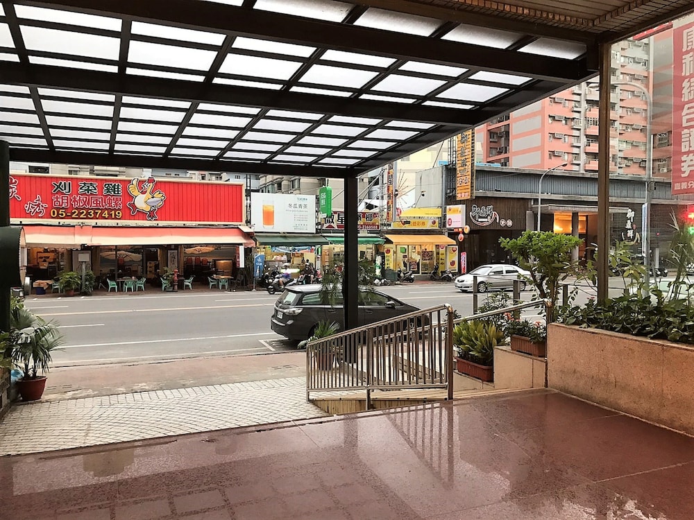 Back Home Hotel 10/50