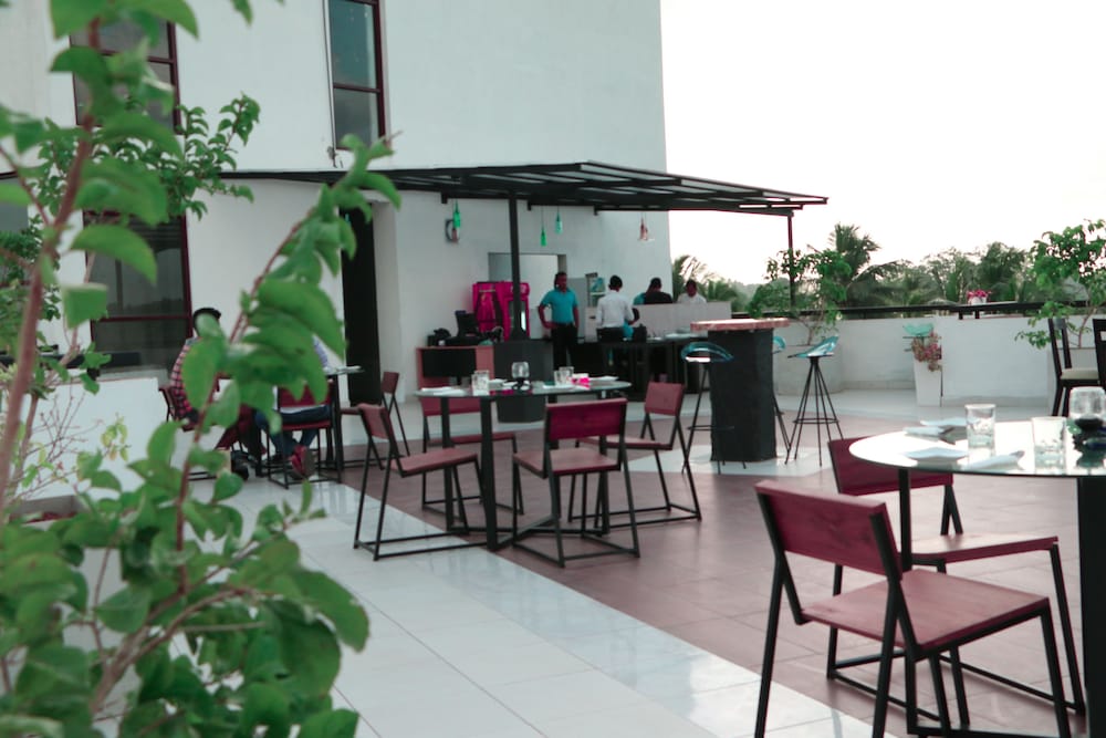 Saninro Residences & Food Court 39/50