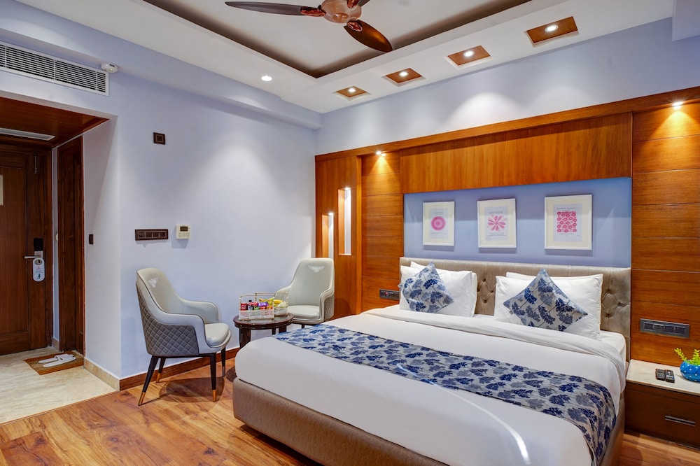 EXECUTIVE, DOUBLE OR TWIN BED