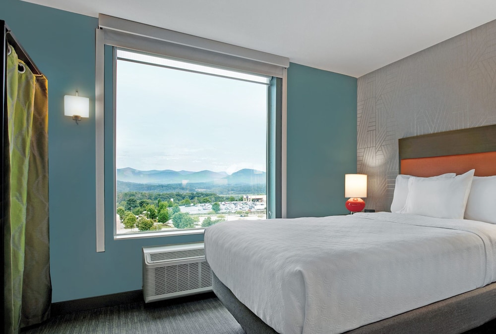 Suite, King Bed, Bay View, Bathtub, Accessible