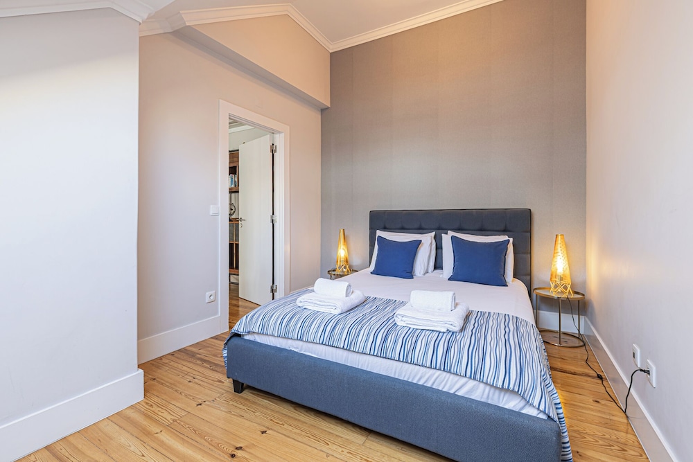 شقة فاخرة بسرير كوين وسريرين منفصلين بإطلالة على المدينة بغرفة نوم واحدة، Santa Justa Apartments Downtown Center 4/10