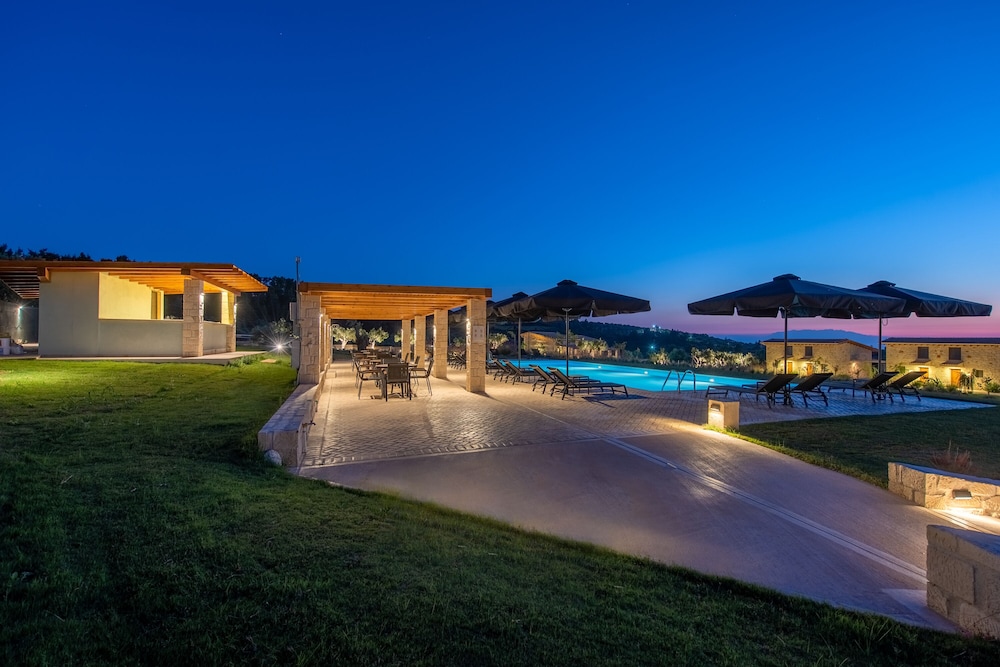 Mint Retreat Suites 34/42