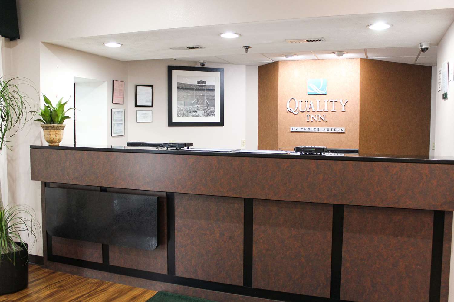Quality Inn Clinton-Knoxville North 4/7