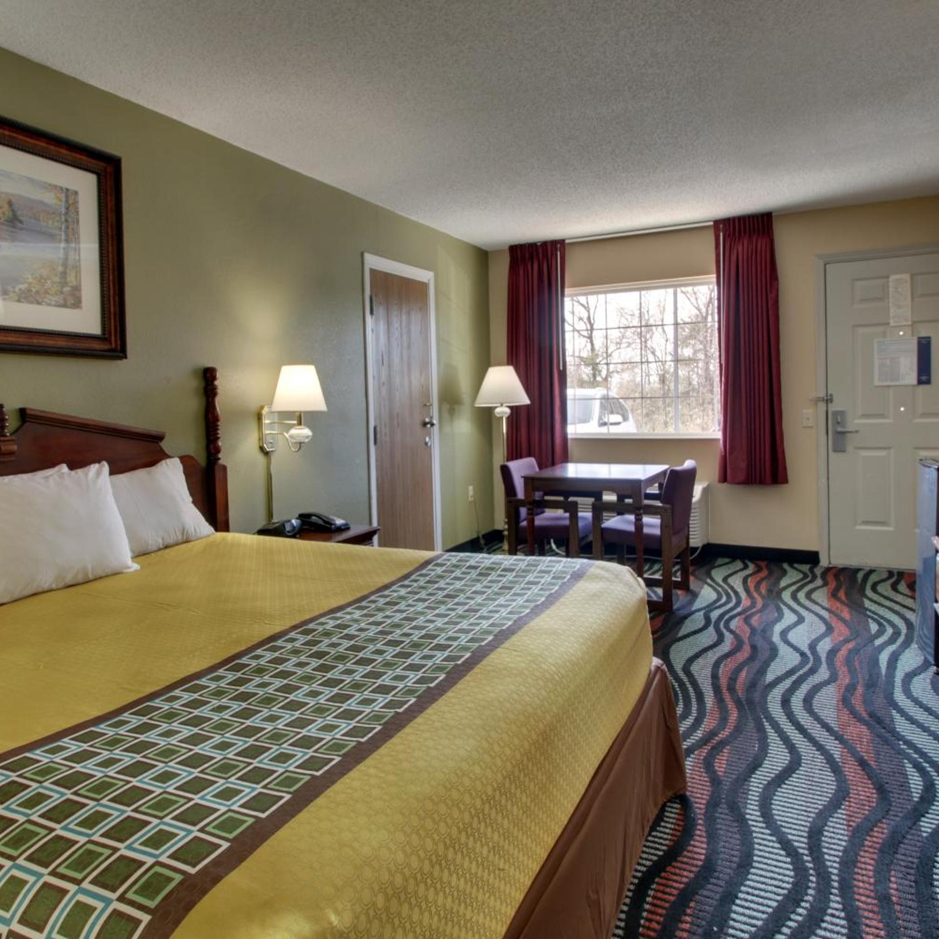 Select, Premier, King Bed, Ground Floor