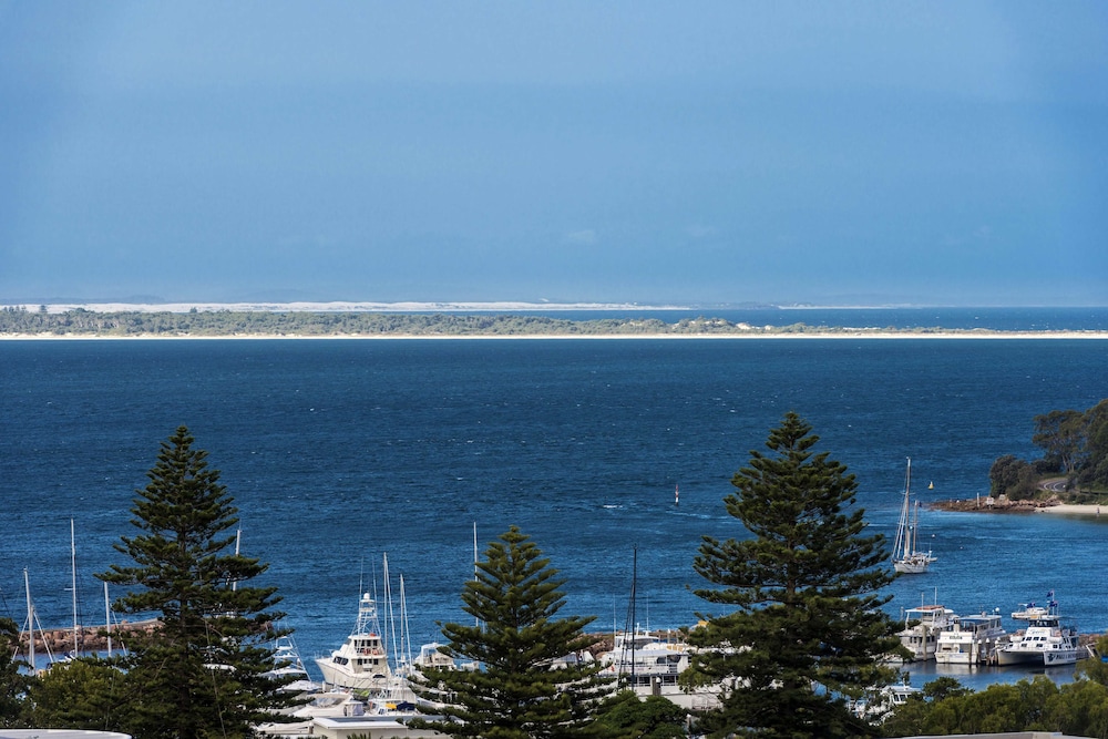 Oaks Nelson Bay Lure Suites 55/62