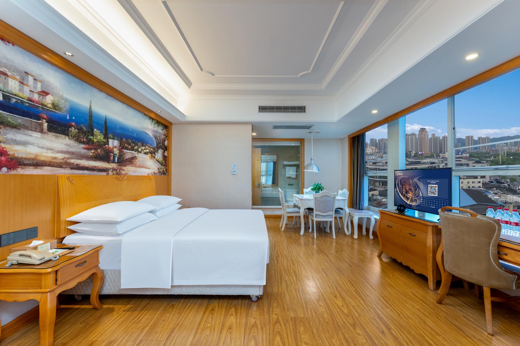 Vienna International Hotel (Yichang East Railway Station) 30/50