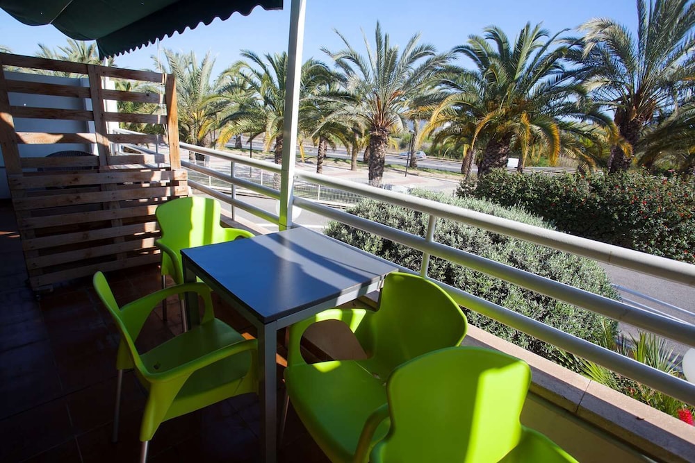 Travelodge Alicante Puerto 79/82