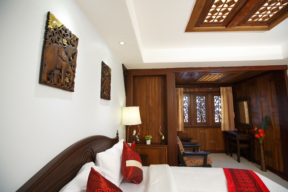 Chang Siam Inn 18/30