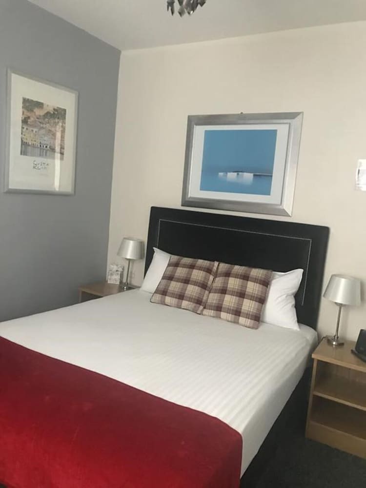 The White Hart Hotel 10/40