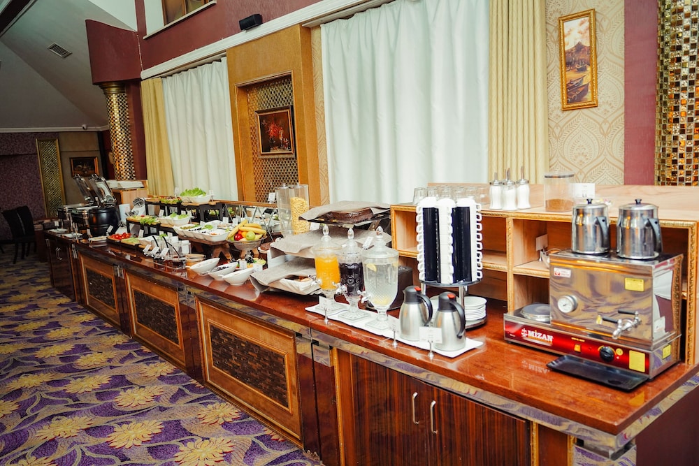Safran Hotel 8/50