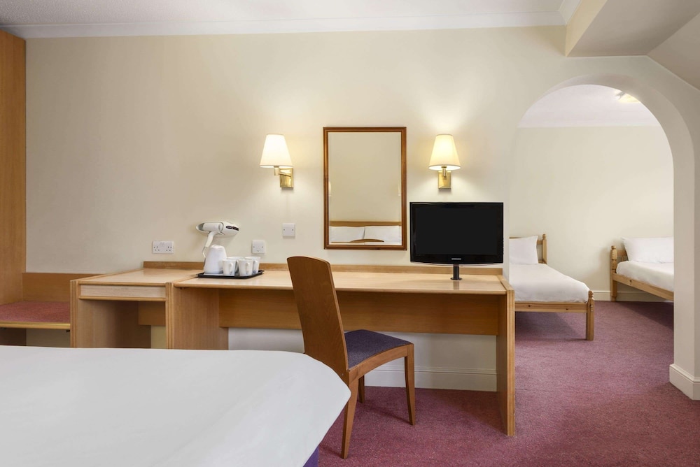 Super 8 by Wyndham Chester East 13/29