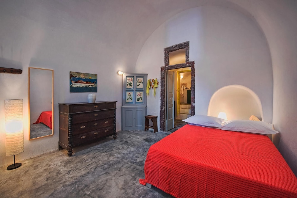 2 BEDROOMS, HOUSE