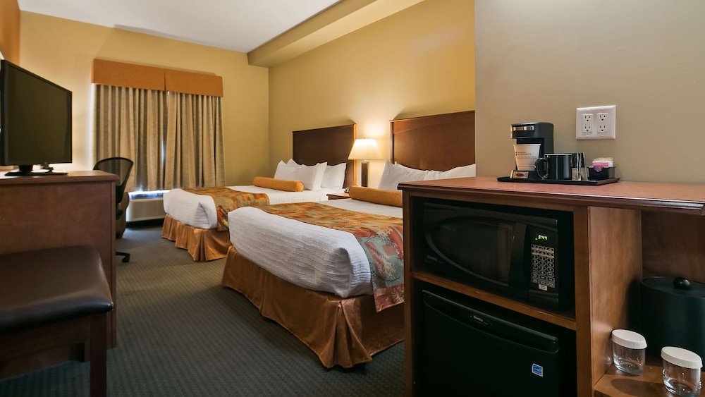 Best Western Plus Service Inn and Suites 20/56