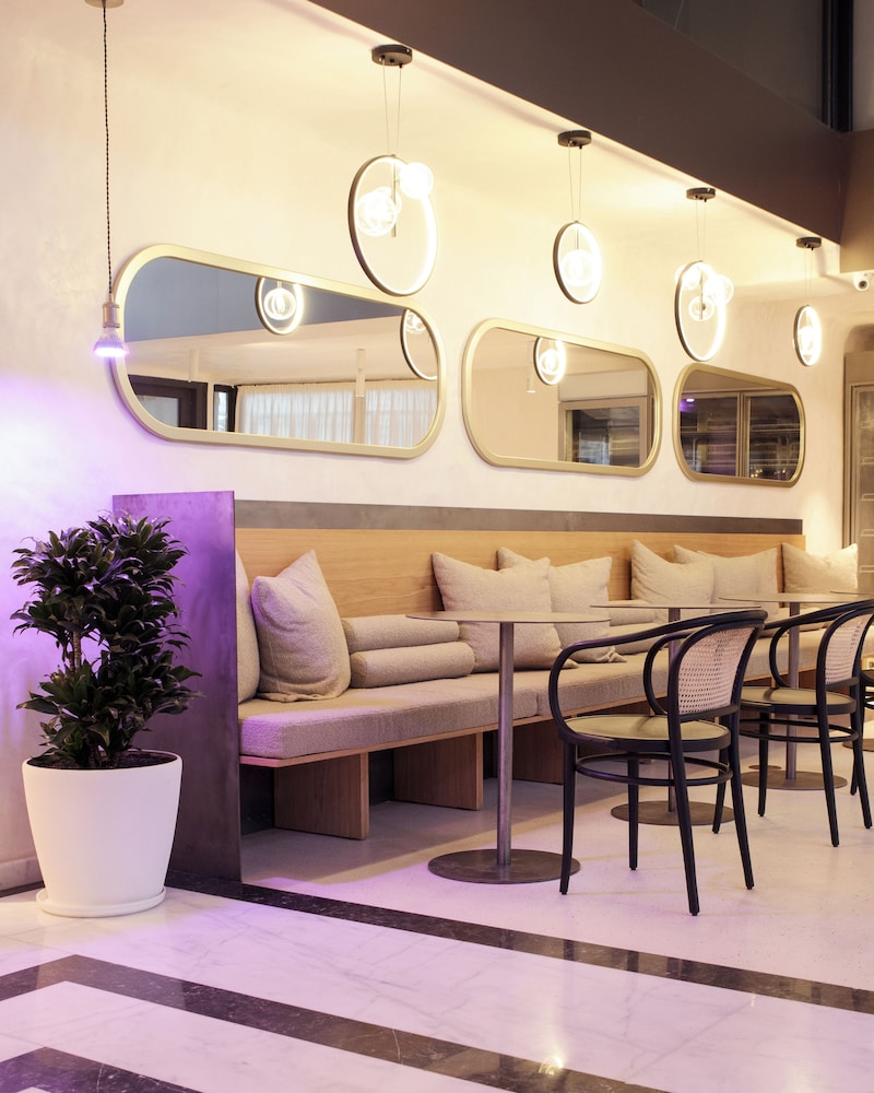 Coste Hotel 48/65