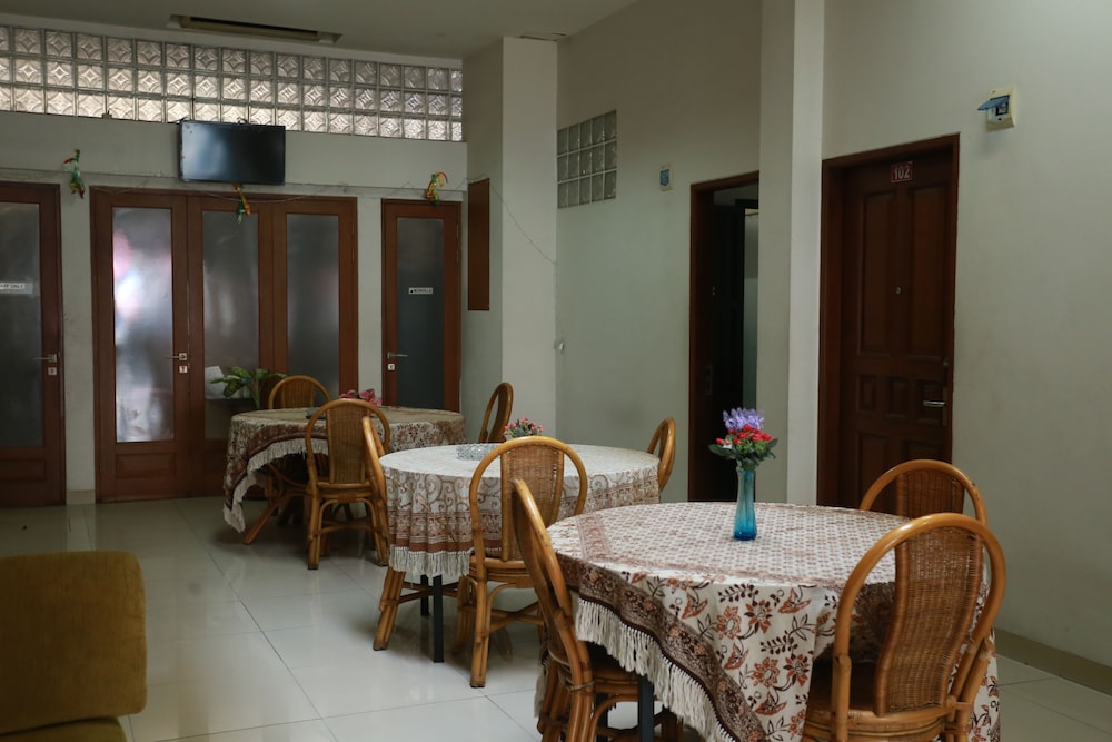 Asoka Hotel 40/48
