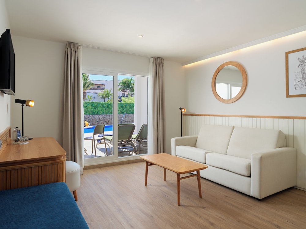 H10 White Suites - Adults Only 49/70