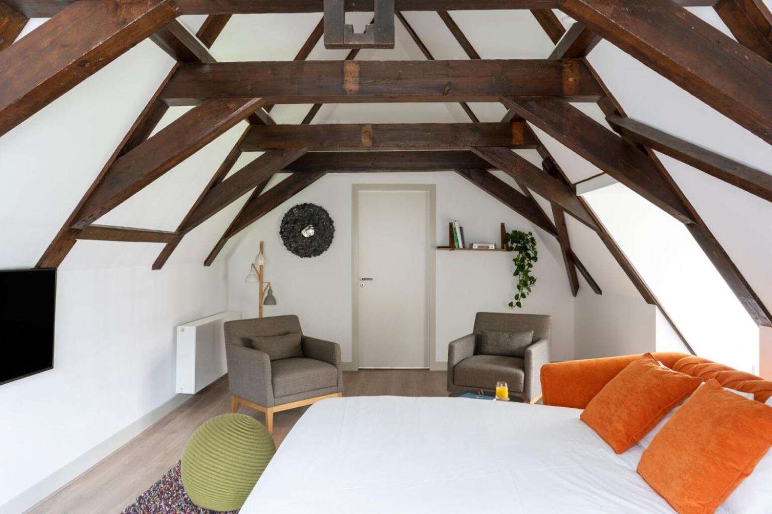 2 Bedrooms, Home