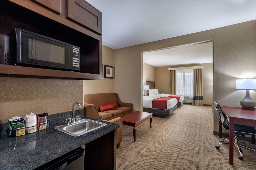Comfort Suites Ennis TX 43/43