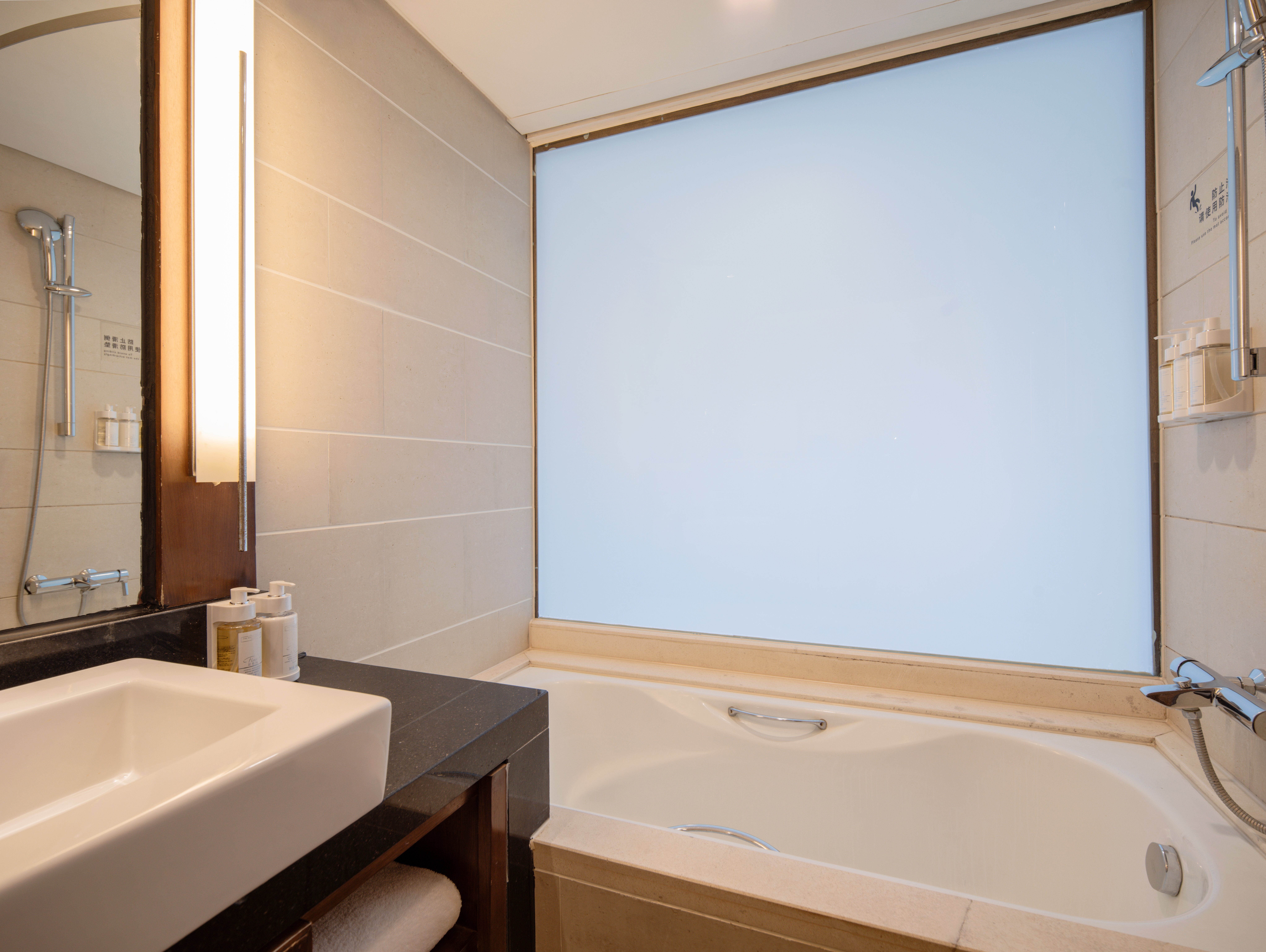 Holiday Inn Qingdao City Centre 48/50