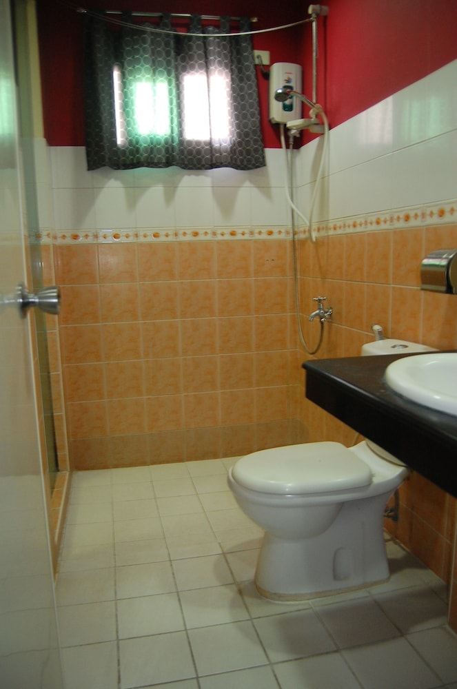 Rumi Apartelle Hotel 23/24