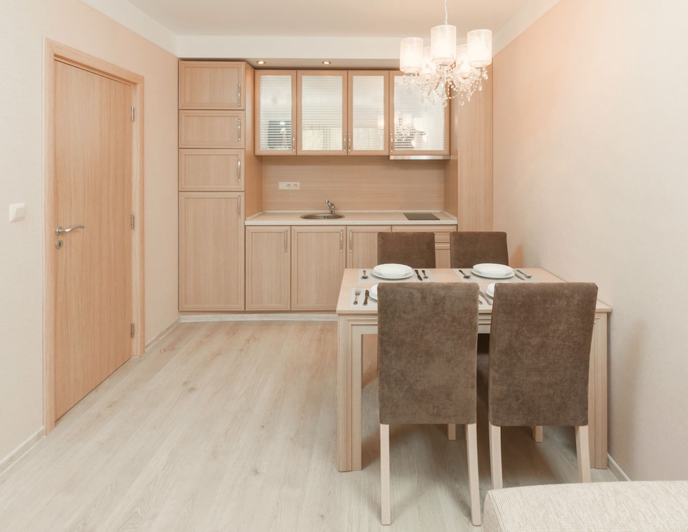 Harmony Suites 10 10/42