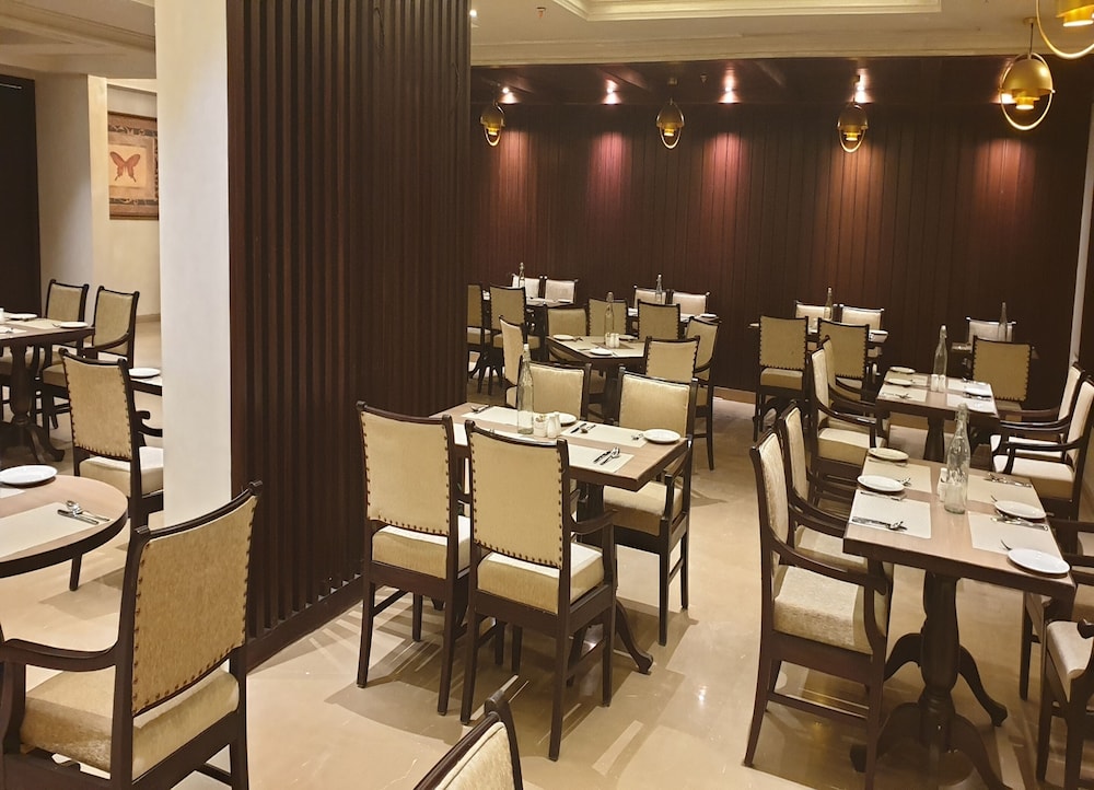 Sarovar Portico Dehradun 30/40