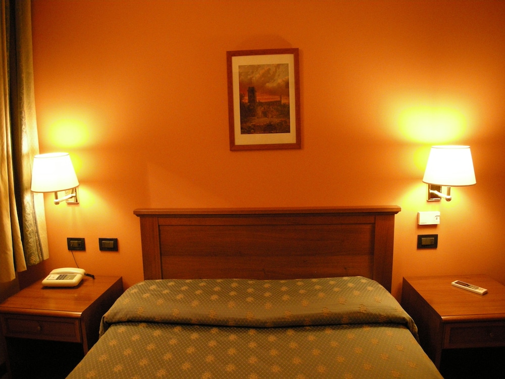 Hotel Forum 8/70