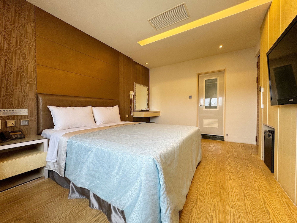 DELUXE, DOUBLE BED