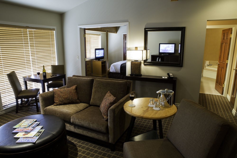 Pine Ridge Inn 26/37