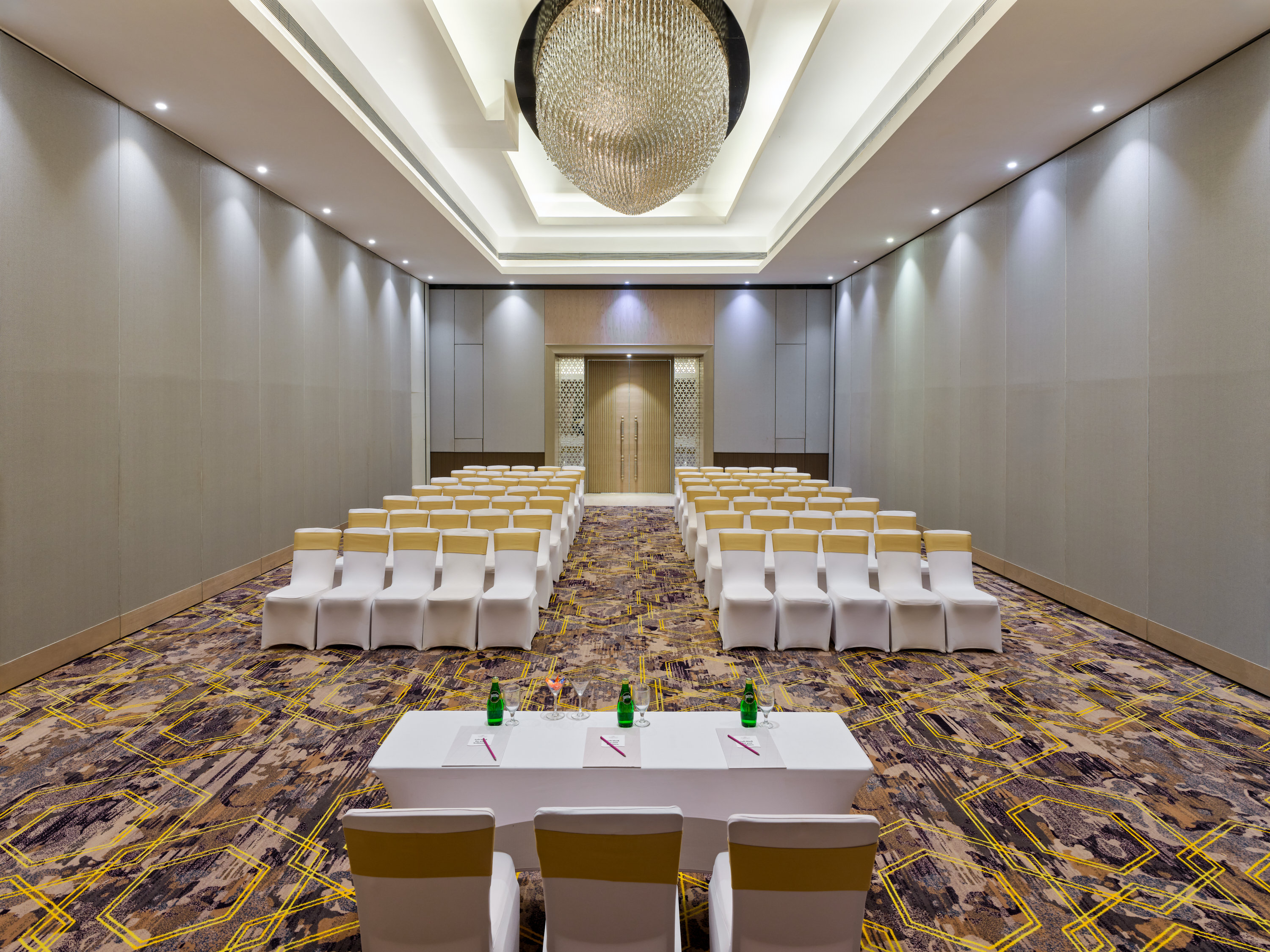 Crowne Plaza Ahmedabad City Centre 67/70
