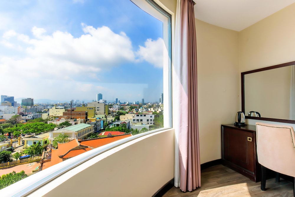 Ocean Haven Hotel 61/67