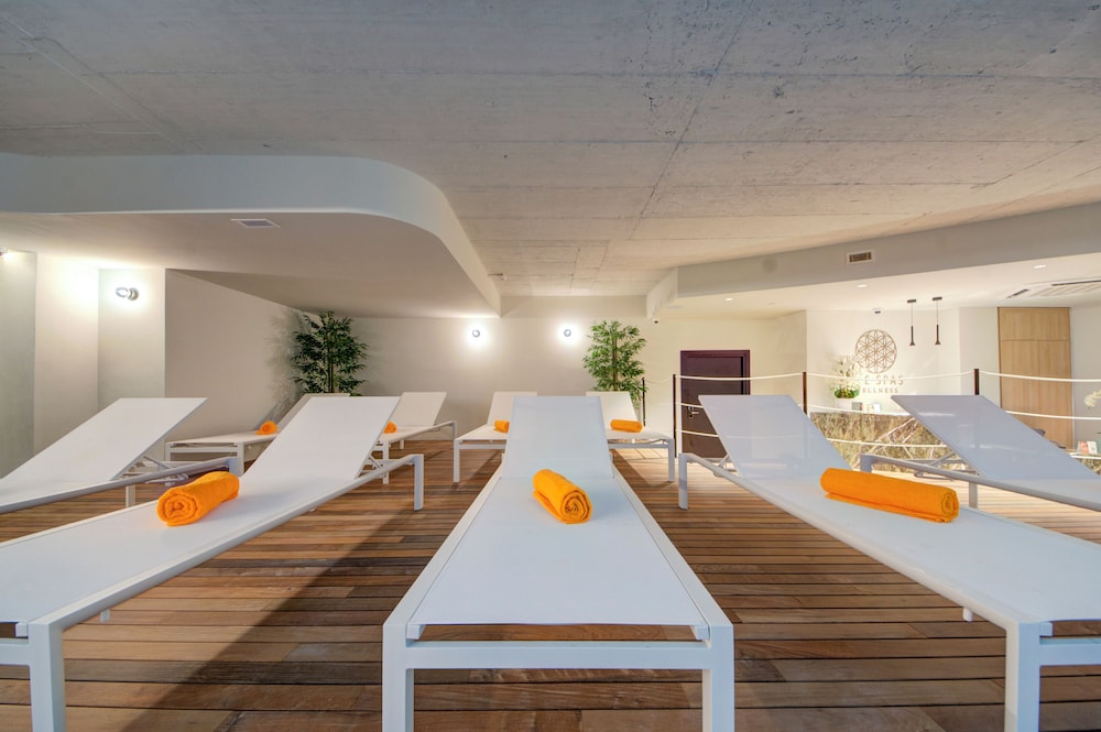Noru Hotel Malta 54/64