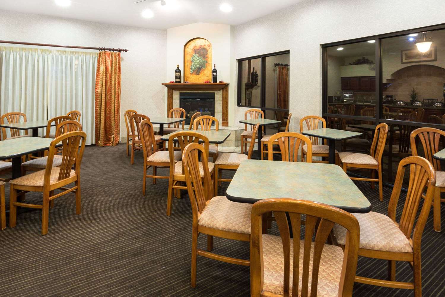 Hawthorn Suites By Wyndham Napa Valley 32/42