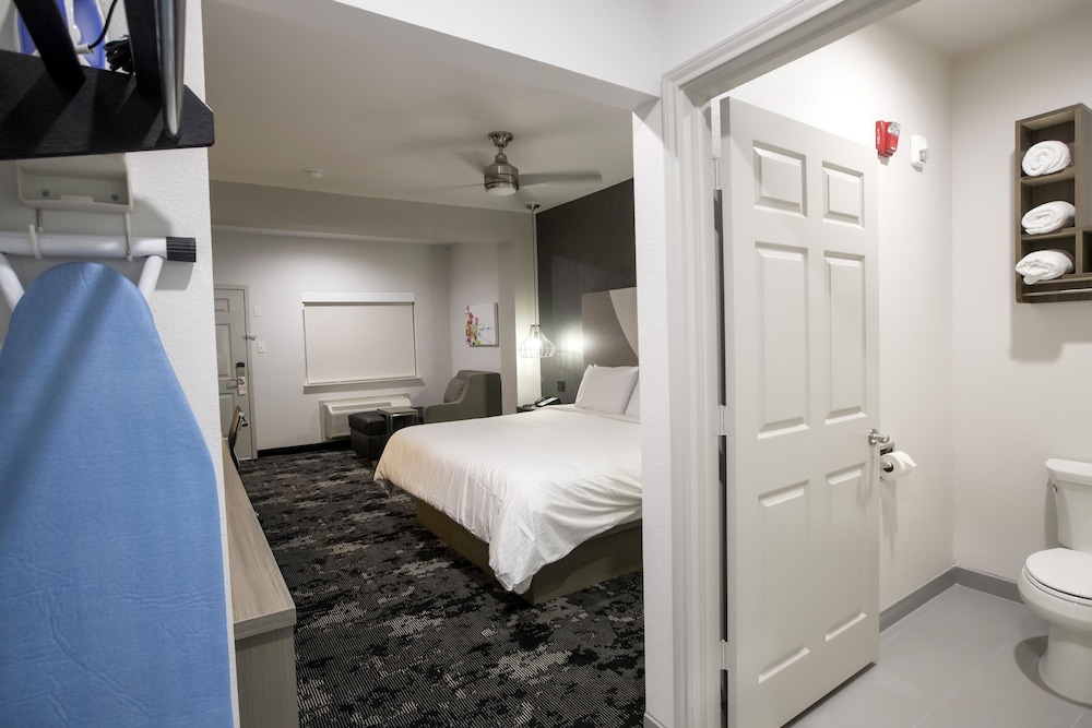 House Hotel 25/25