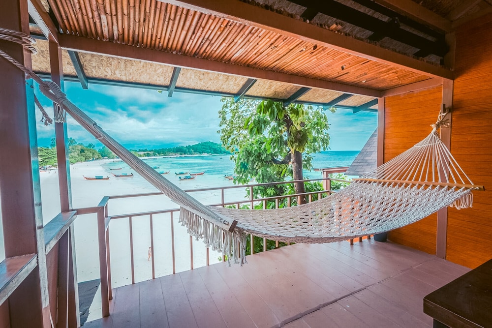 Chareena Hill Beach Resort 36/70