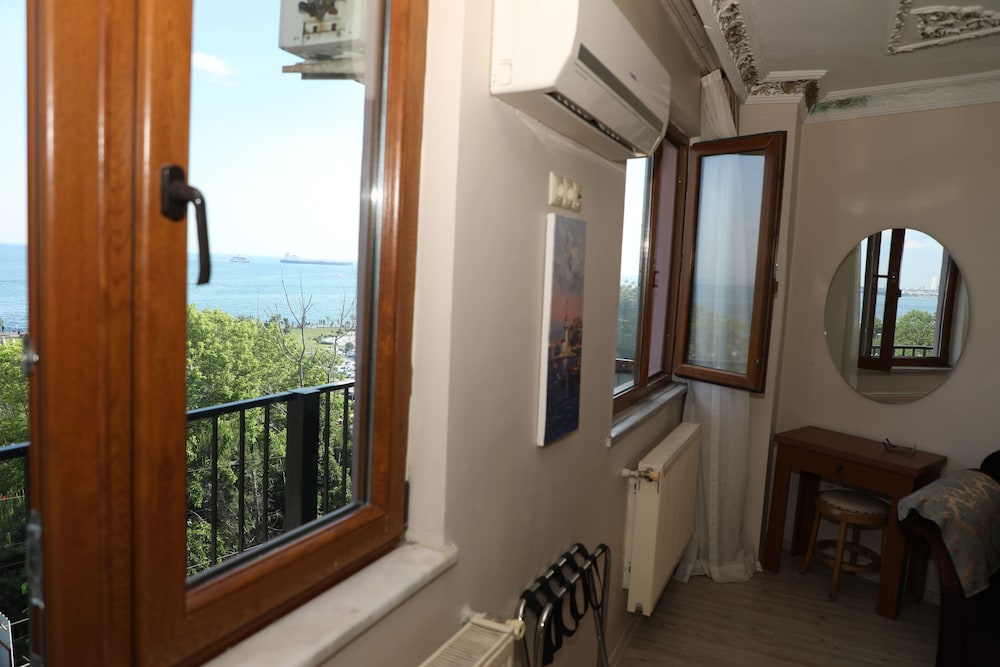 Sea House Suites 50/50