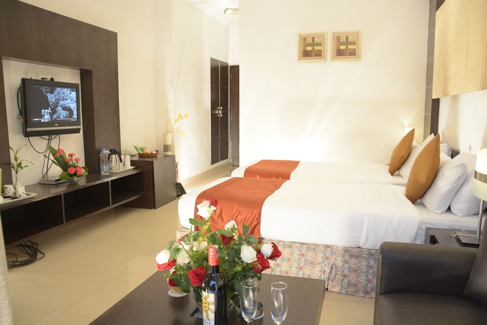 The New Marrion Hotel 29/44