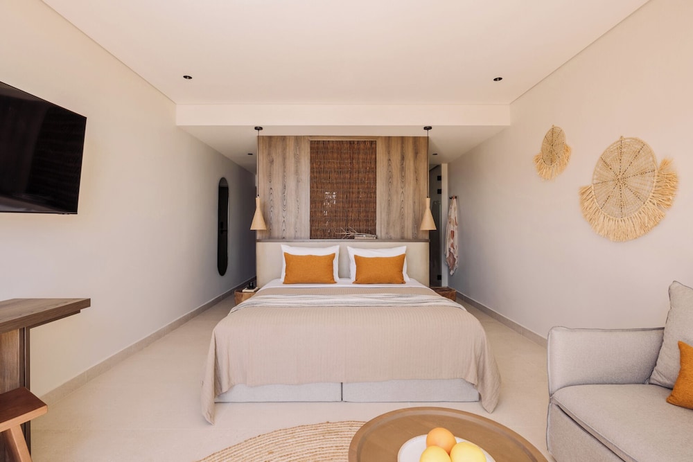 Cabo - Adults Only 14/75
