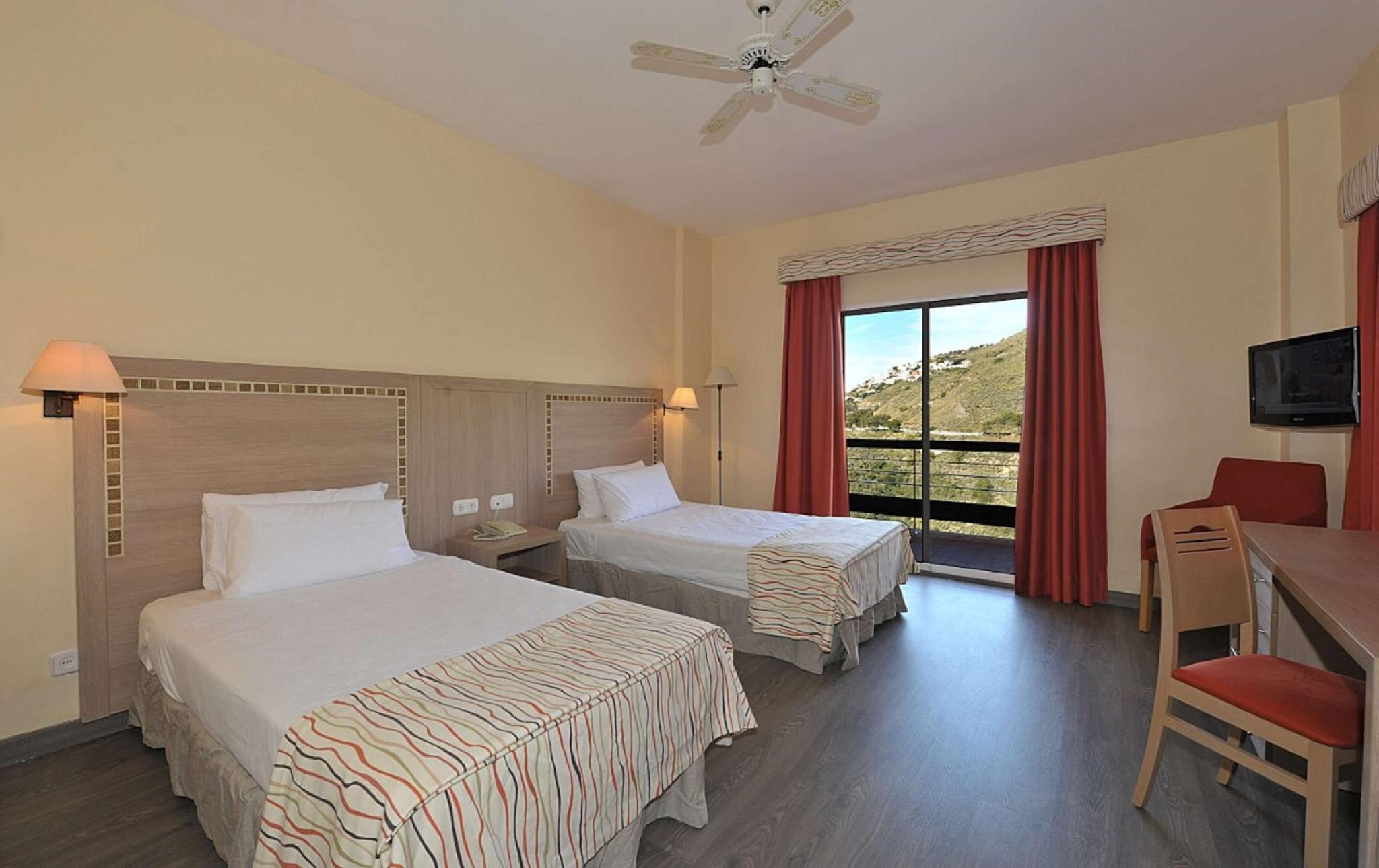 Room, Twin Beds