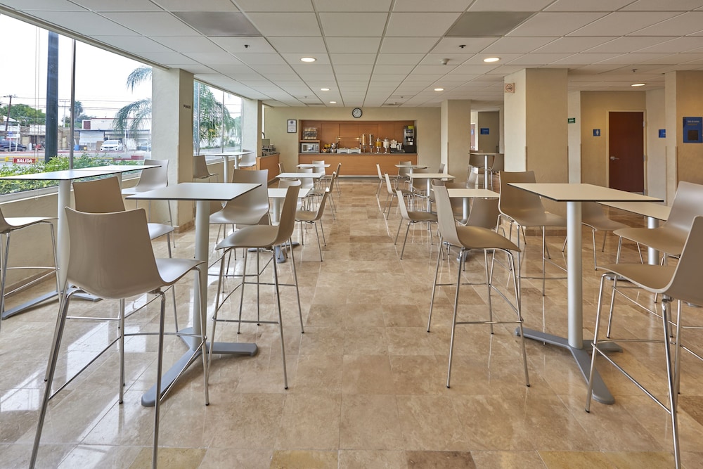 City Express by Marriott Nuevo Laredo 36/58