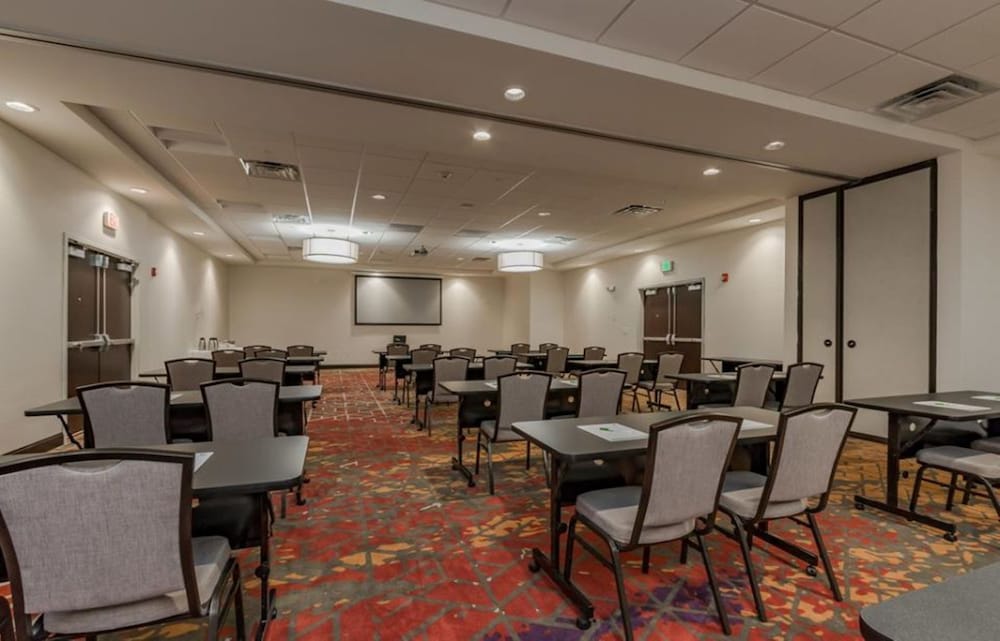 Holiday Inn Mishawaka North 45/50