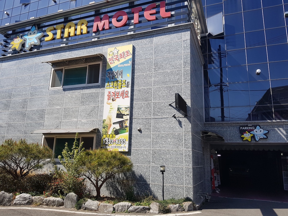 Star Motel 29/39