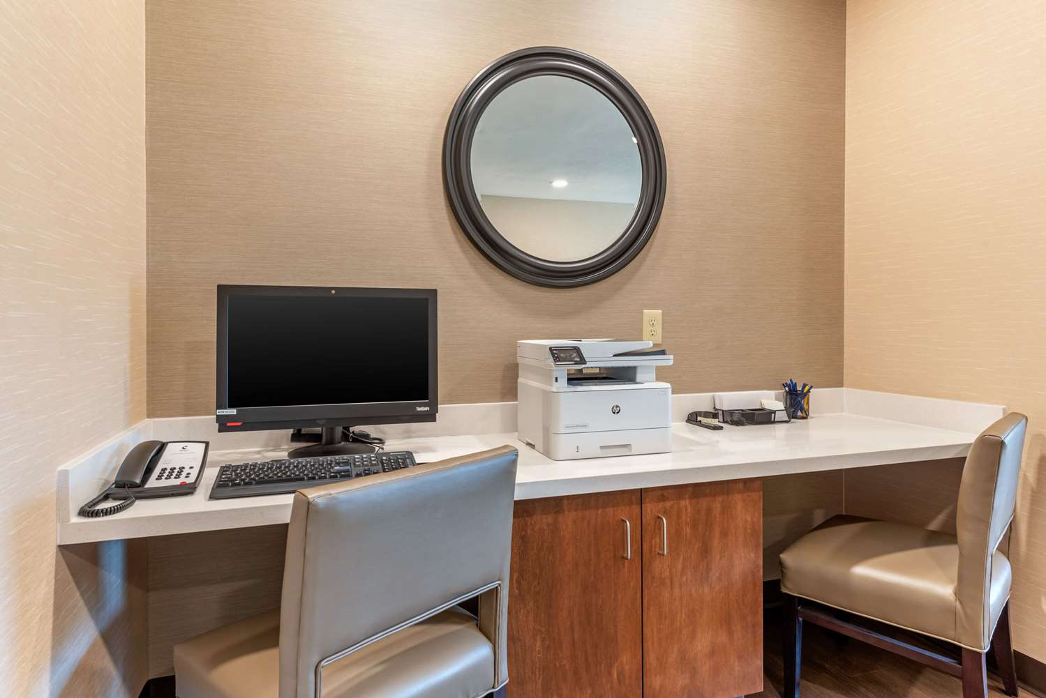 Comfort Inn & Suites near Route 66 31/35