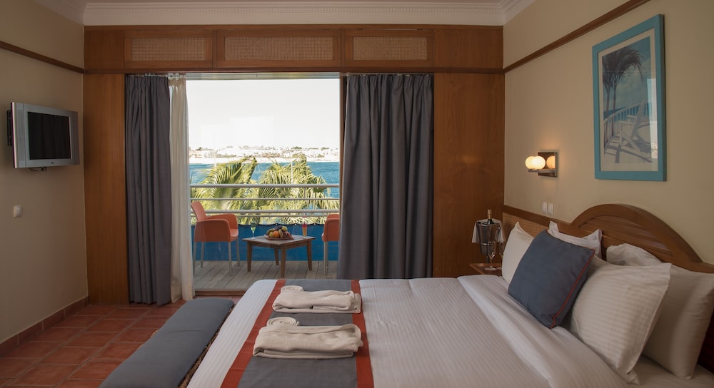 SUPERIOR, DOUBLE OR TWIN BED, SEA VIEW